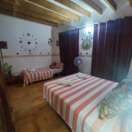 Private Inca Center Homestay Inca (Mallorca)